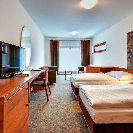 אופבה Hotel Iberia מראה חיצוני תמונה