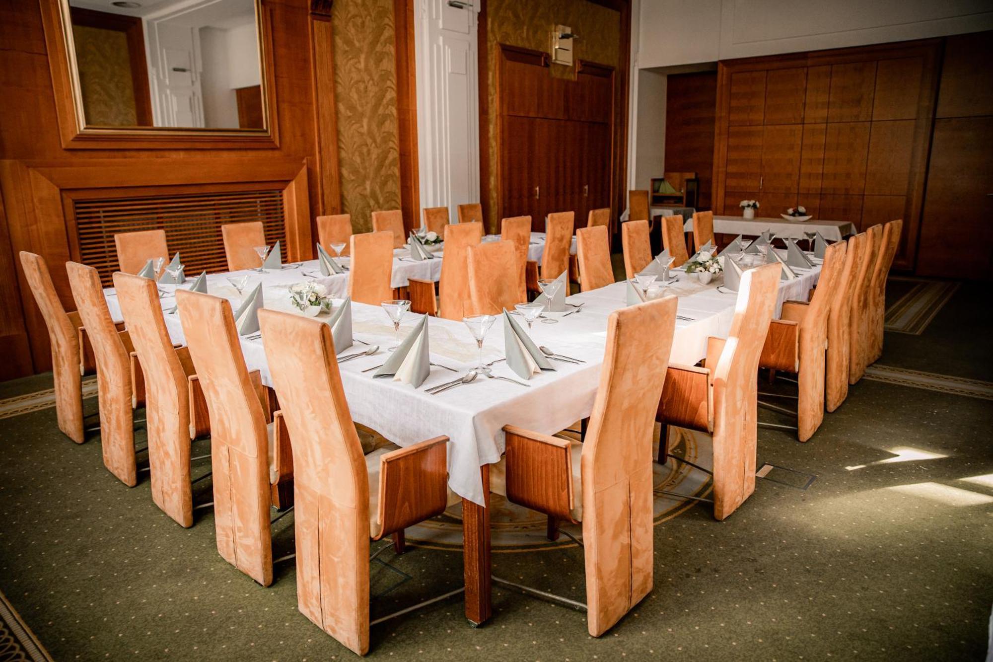 אופבה Hotel Iberia מראה חיצוני תמונה