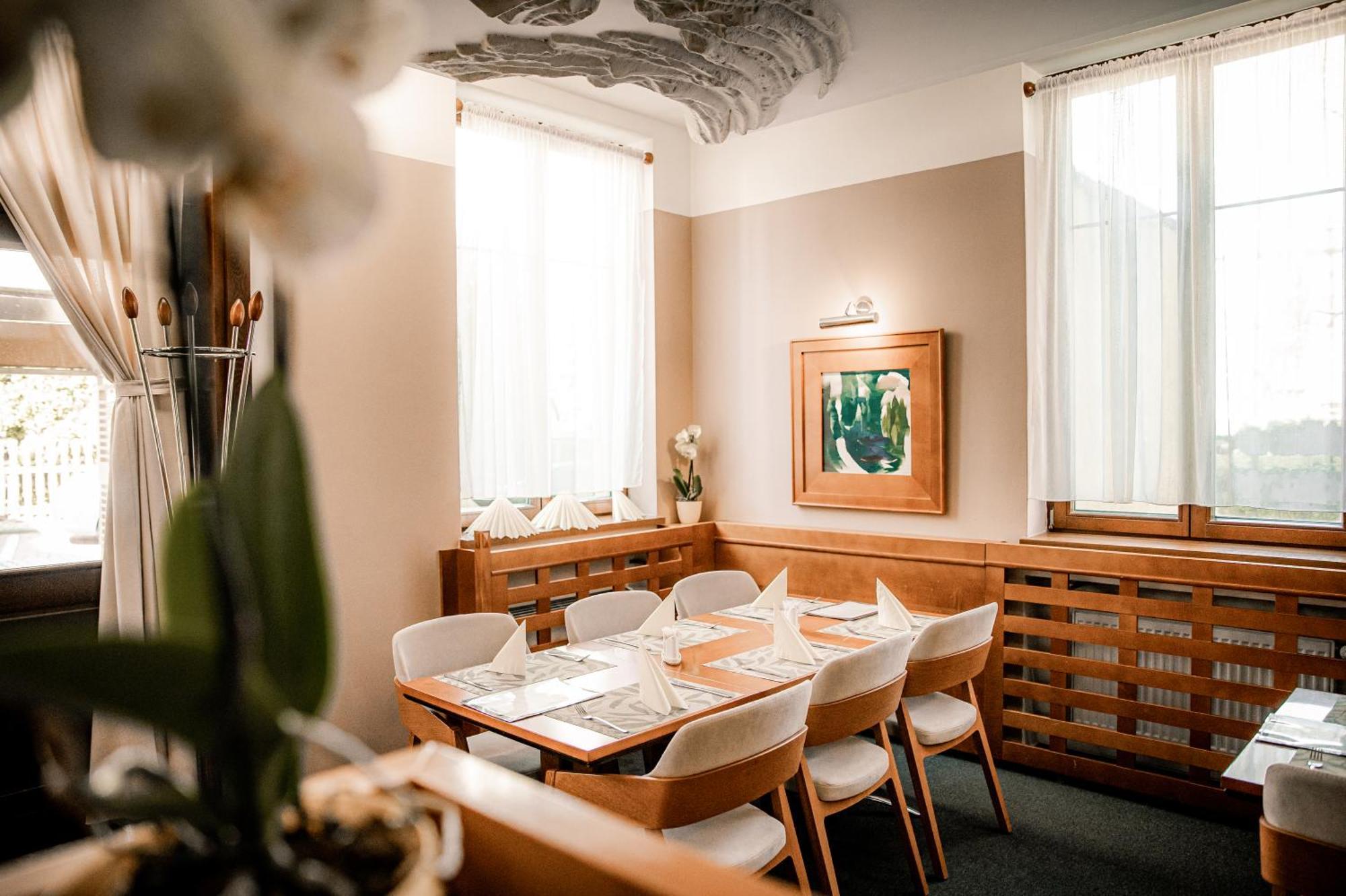 אופבה Hotel Iberia מראה חיצוני תמונה